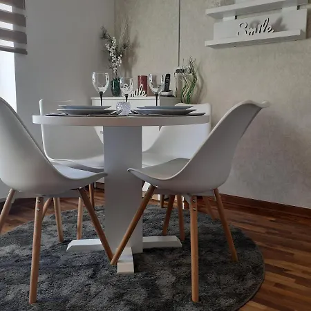 Lux Dunja Cardaci - White