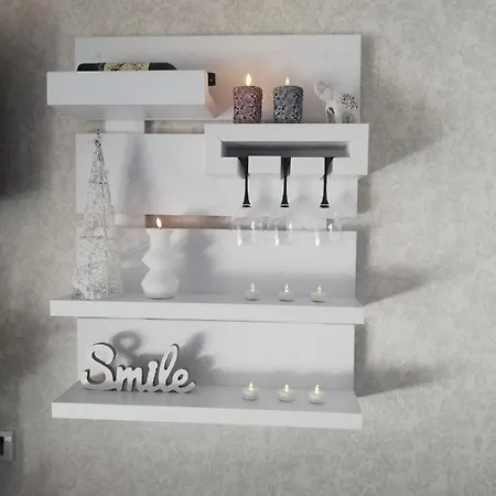 Lux Dunja Cardaci - White