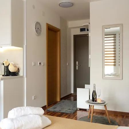 Lux Dunja Cardaci - White Kopaonik