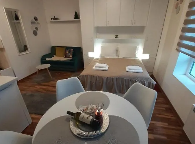 Lux Dunja Cardaci - White Apartman *